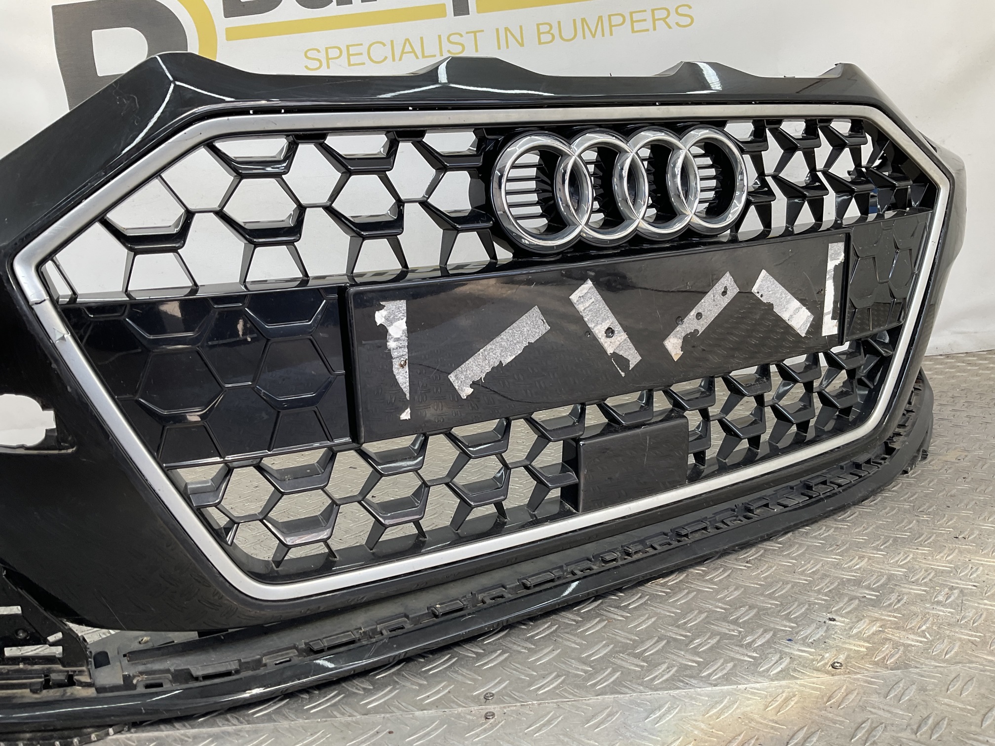 Bumper Audi A1 82A 19-23 kls 82A807437A Voorbumper H4-22273