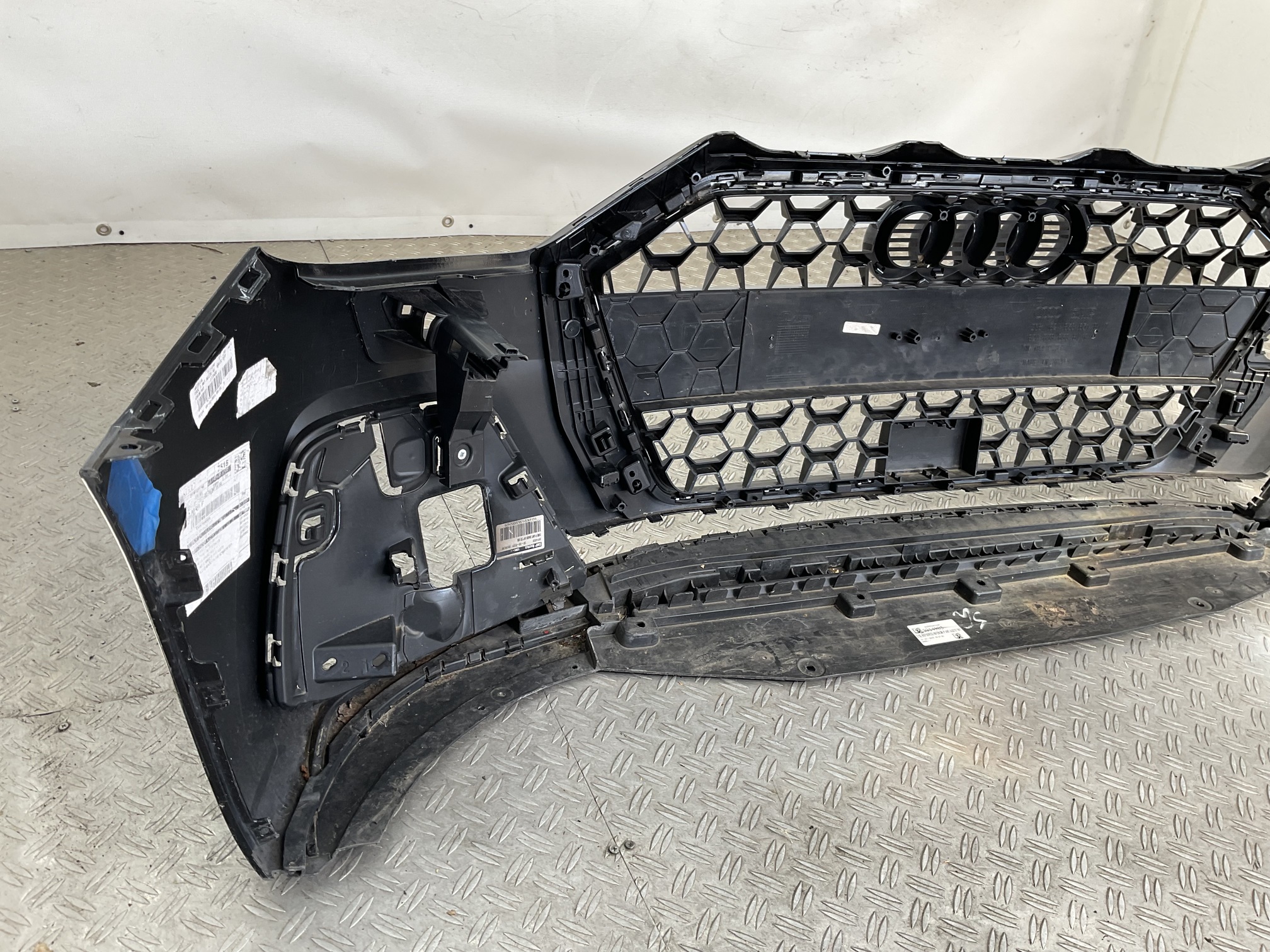 Bumper Audi A1 82A 19-23 kls 82A807437A Voorbumper H4-22273