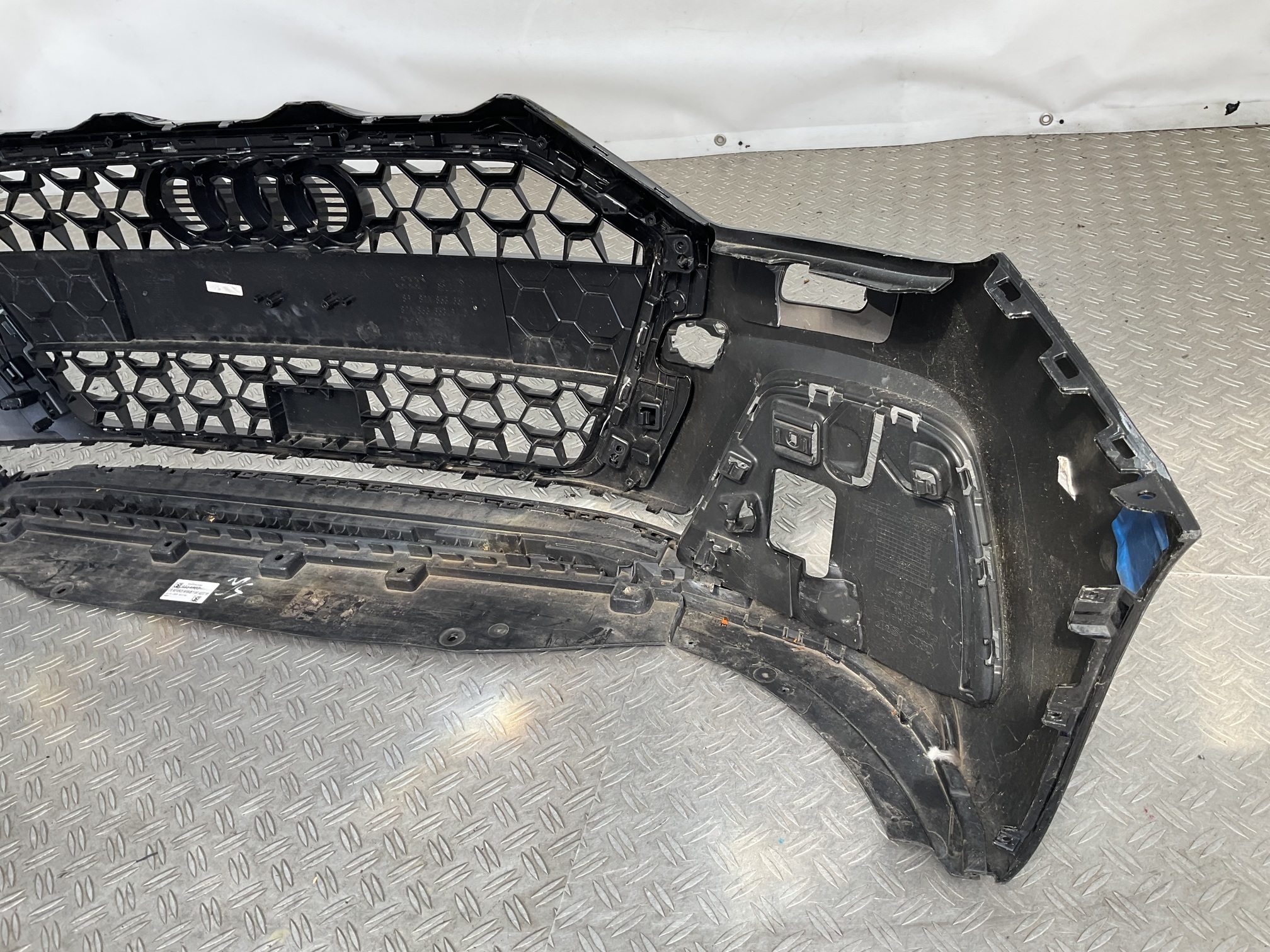Bumper Audi A1 82A 19-23 kls 82A807437A Voorbumper H4-22273