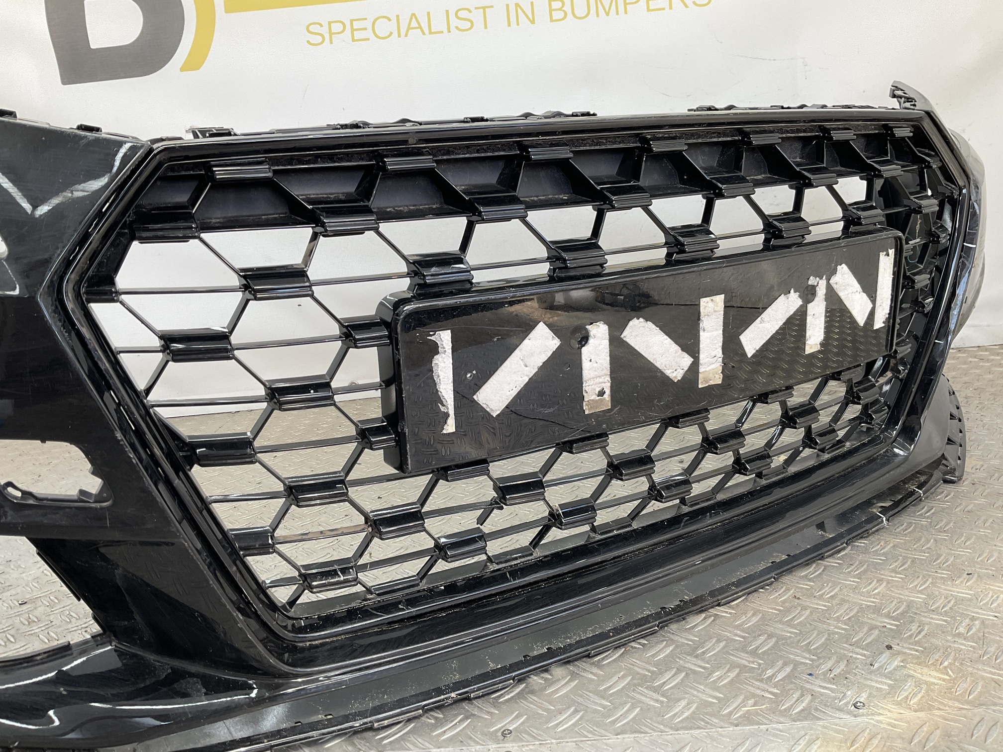 BUMPER Audi TT 2013-2018 8S0807437 VOORBUMPER H5-22327