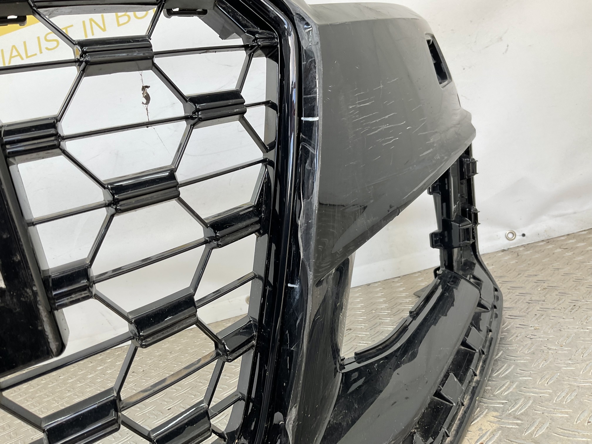 BUMPER Audi TT 2013-2018 8S0807437 VOORBUMPER H5-22327