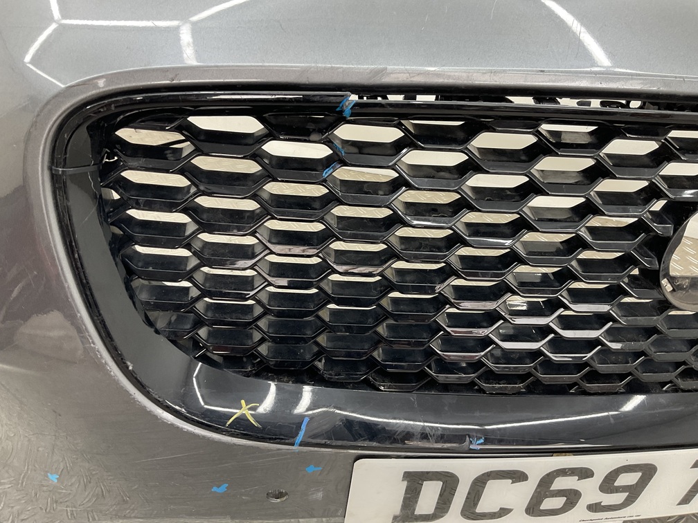 Bumper Jaguar E-Pace EPace x540 17- J9C3-17F003-C Voorbumper M1-24231