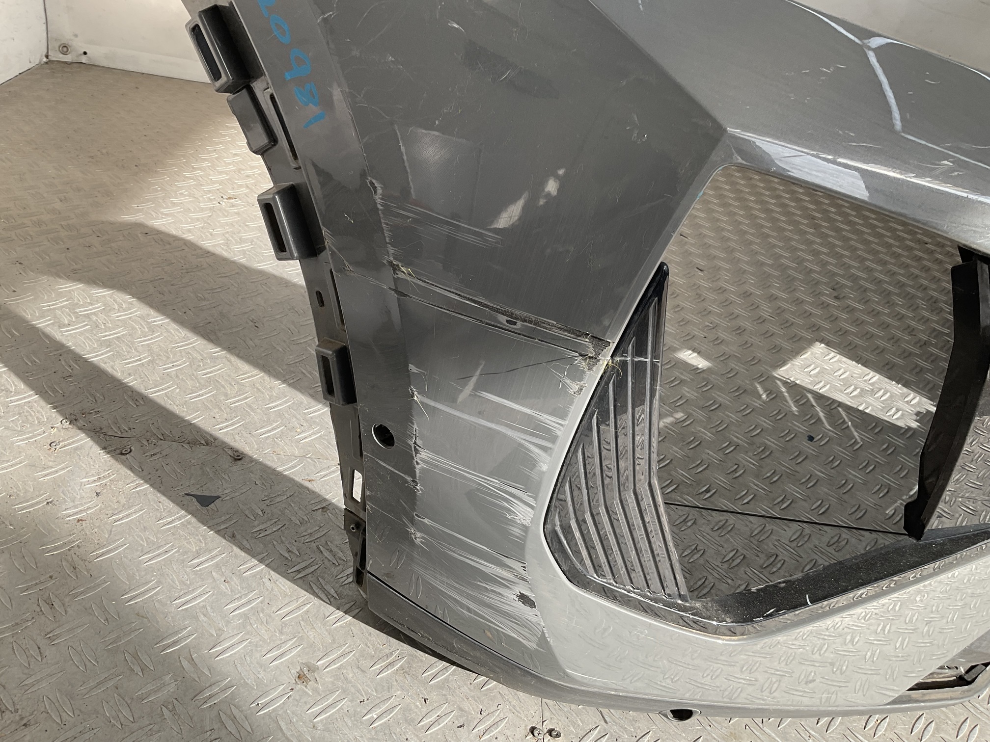 Bumper Peugeot 2008 II 2 Facelift 23-25 9853151880 Voorbumper J4-20981