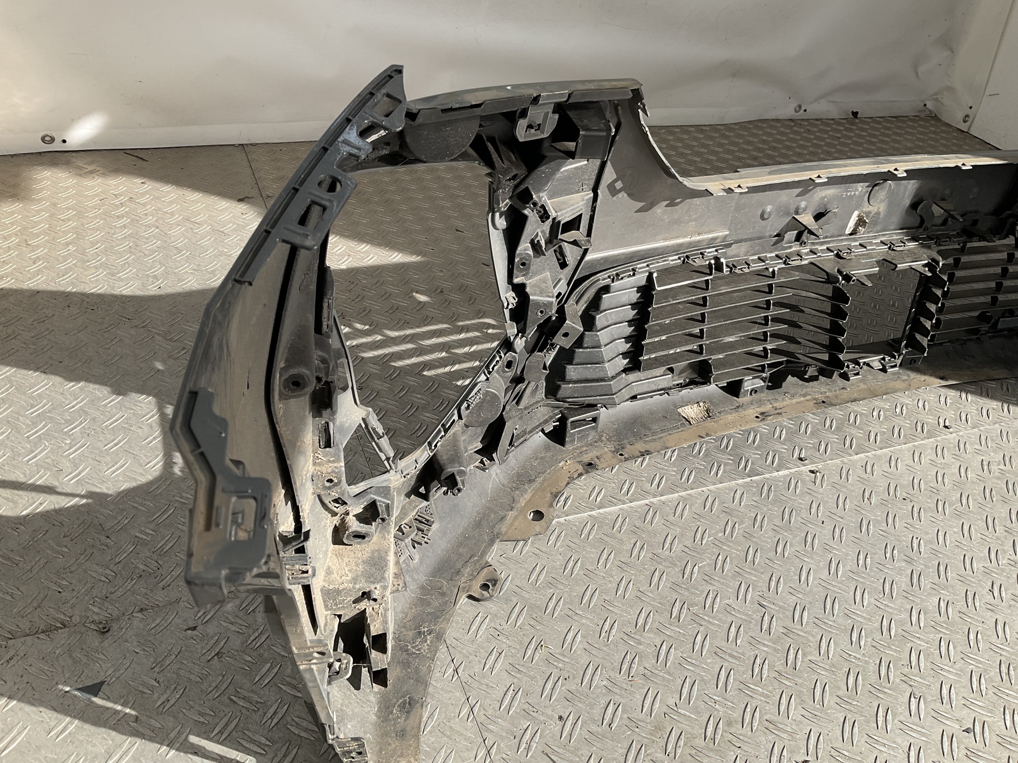 Bumper Peugeot 2008 II 2 Facelift 23-25 9853151880 Voorbumper J4-20981