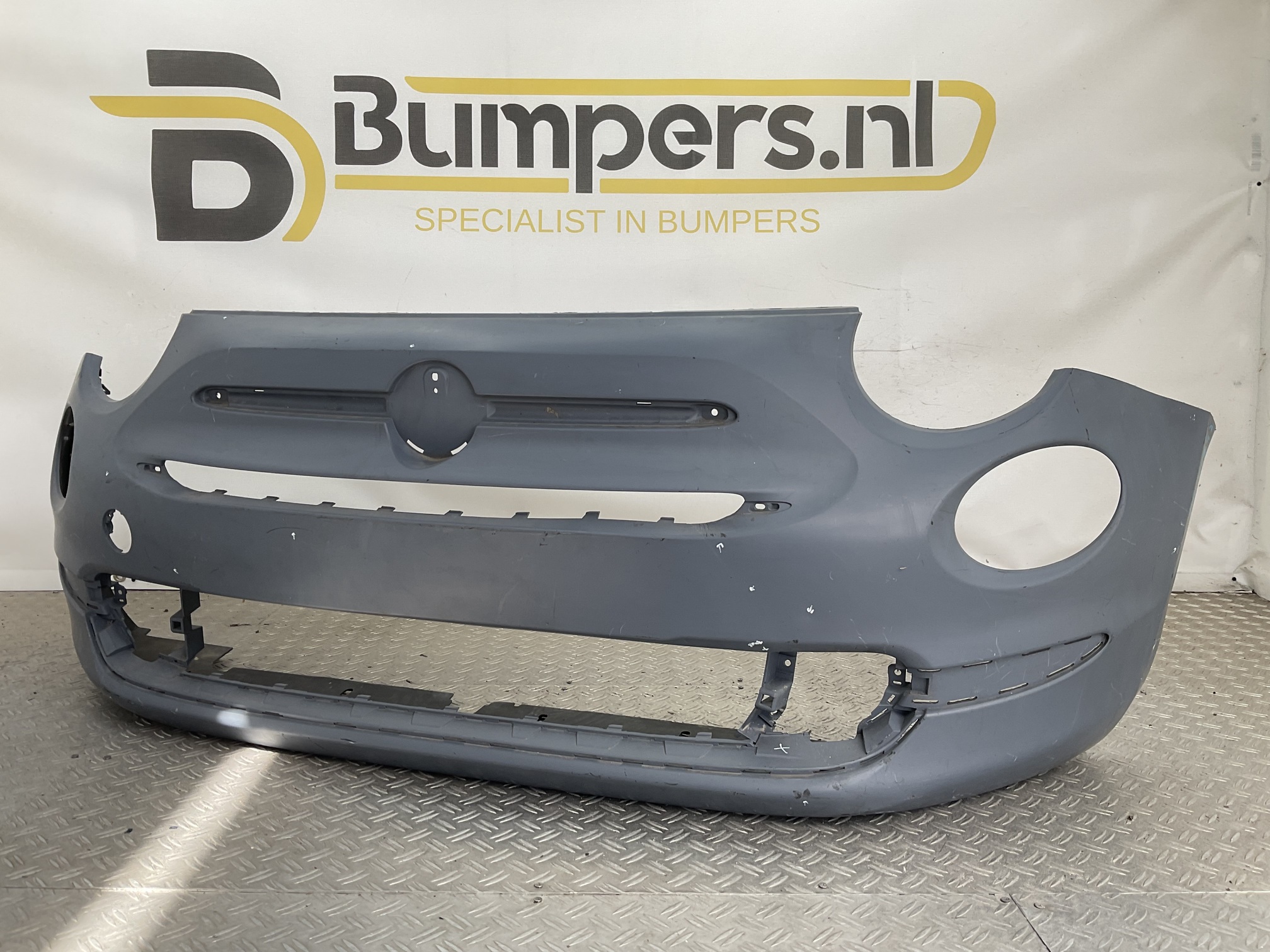 Bumper Fiat 500 Lounge Facelift 16-23 735619491 Voorbumper B8-20842
