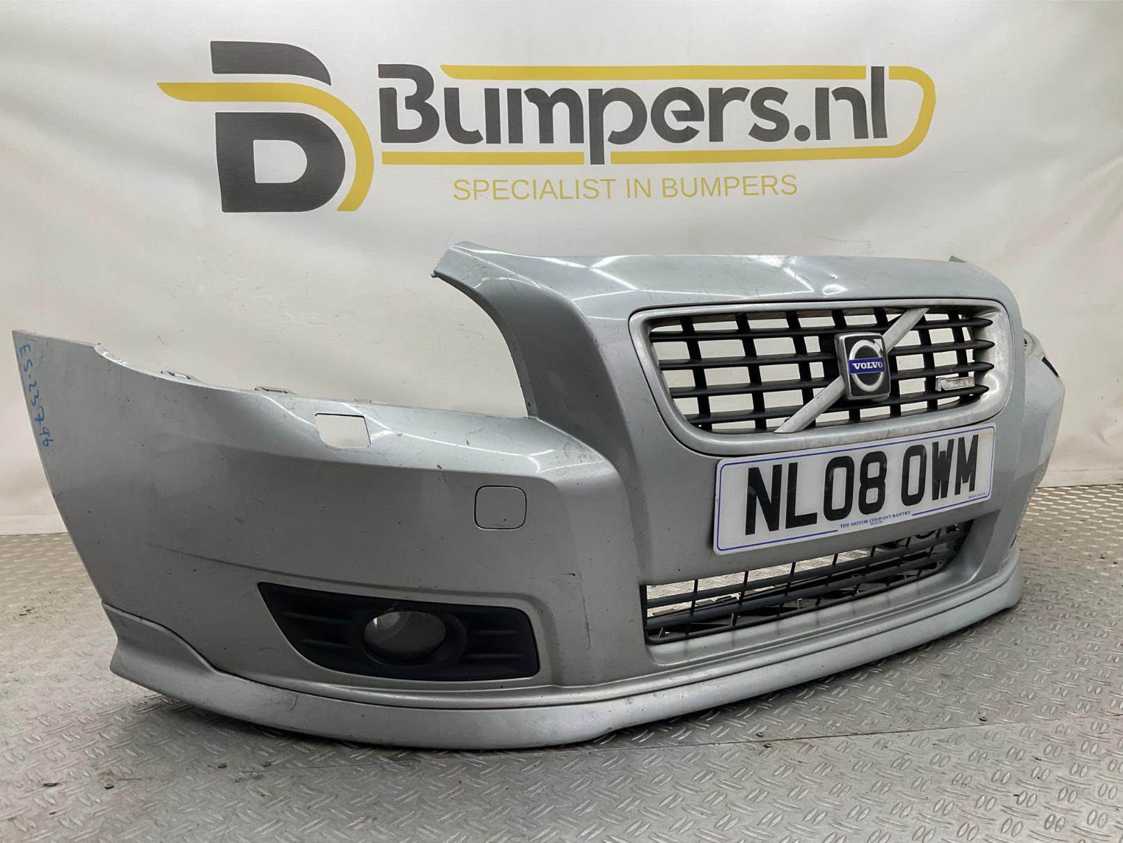 BUMPER VOLVO V50 S40 FACELIFT R-DESIGN 2007-2012 30744976 VOORBUMPER E5-23796