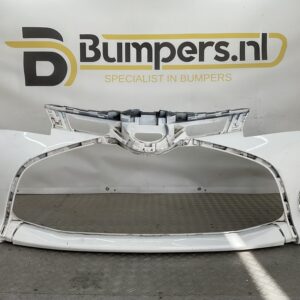 Bumper Toyota Yaris 2012 521190D660 Voorbumper D4-24119