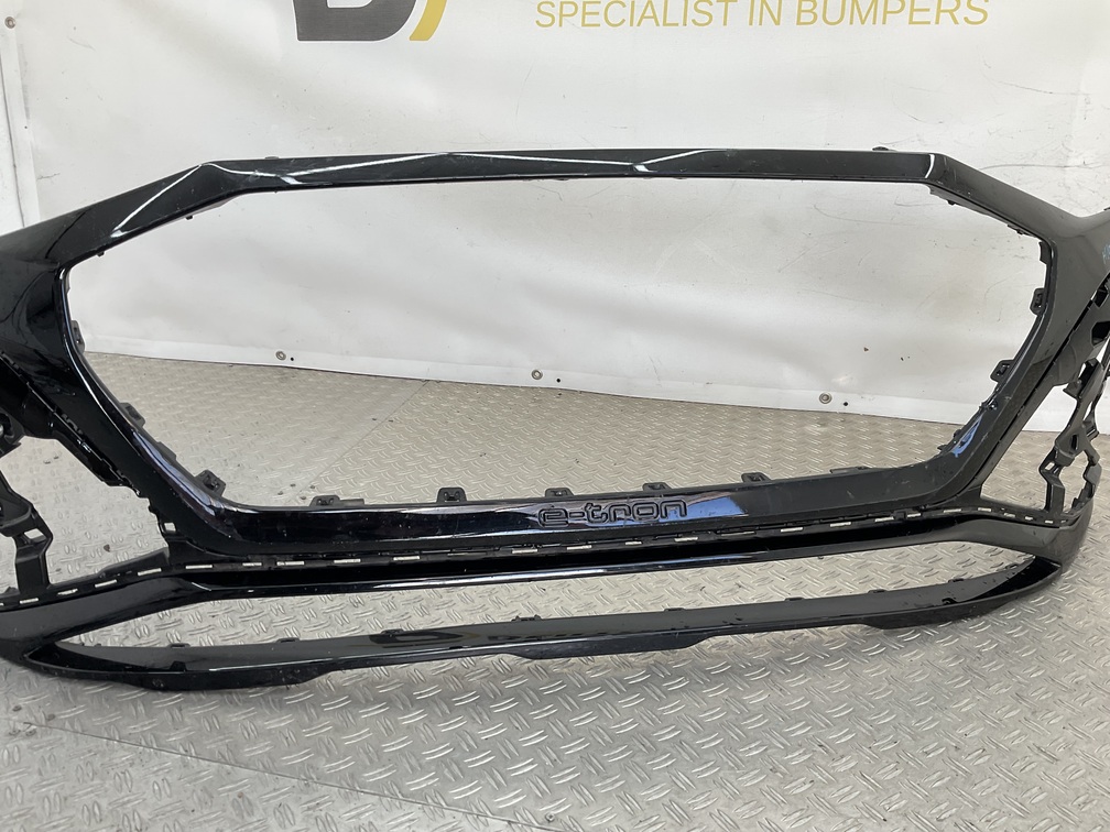 Bumper Audi Q8 4KE E-Tron ETron 22- 4KE807725 Voorbumper H10-24704